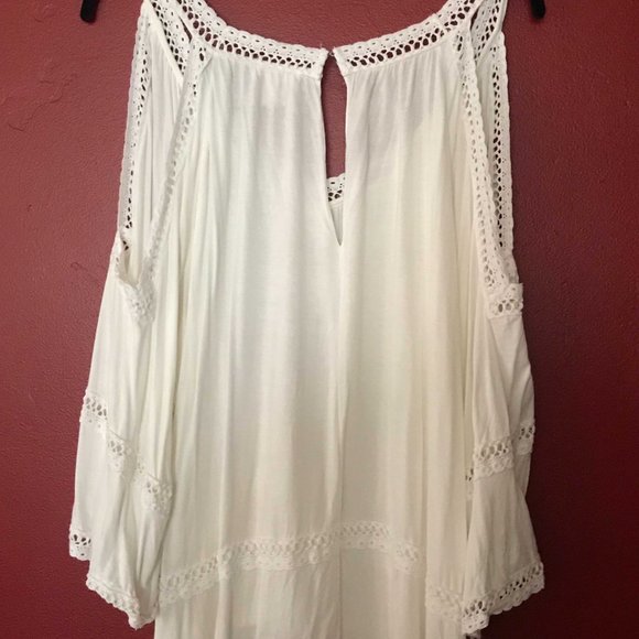 Venus Cold Shoulder, Bell Sleeve Summer Top - Picture 3 of 4